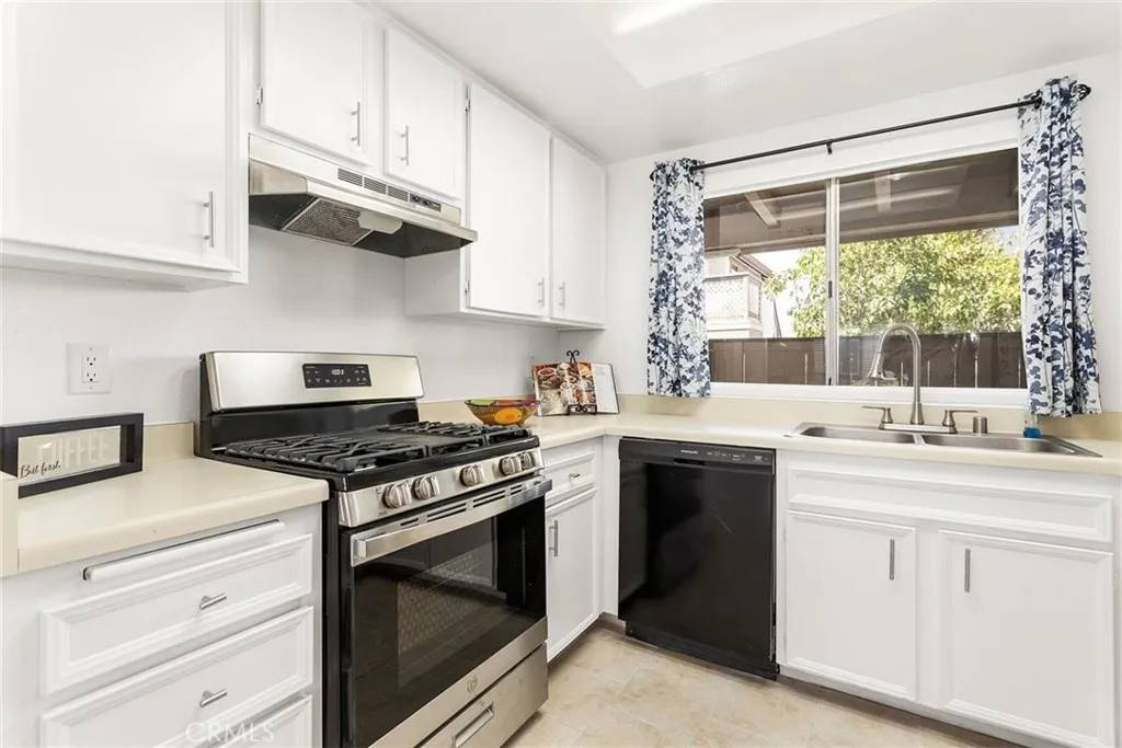 Santee, CA 92071,10277 Bell Gardens Drive #7