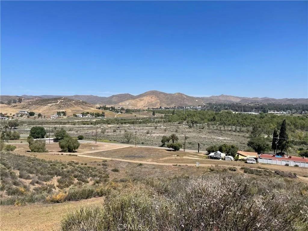 Lake Elsinore, CA 92530,19 Bay