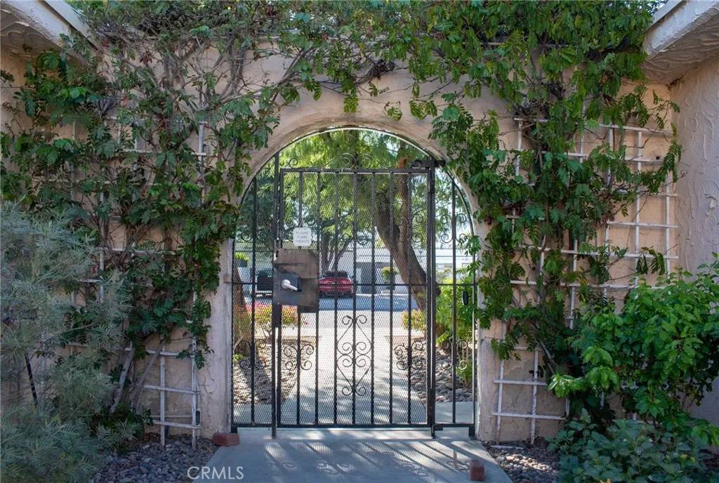Palm Springs, CA 92262,760 E Cottonwood Road #4