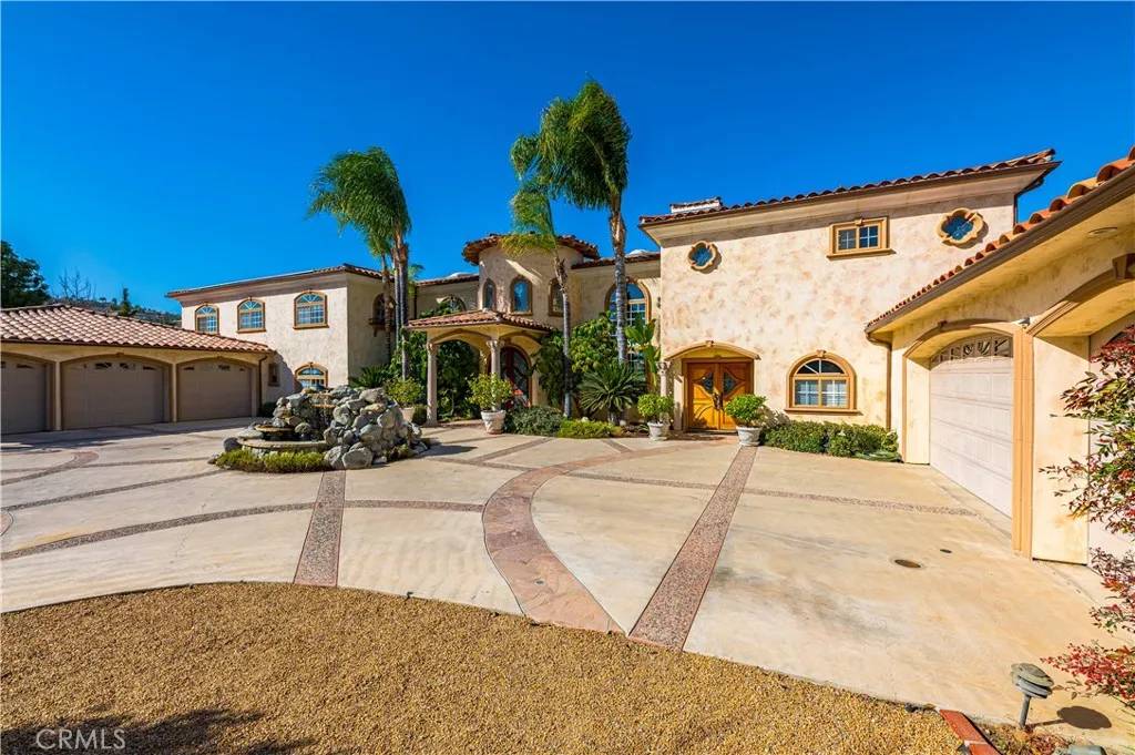Canyon Lake, CA 92587,21990 Village Way