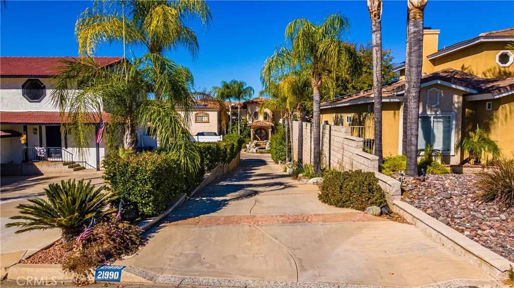 Canyon Lake, CA 92587,21990 Village Way