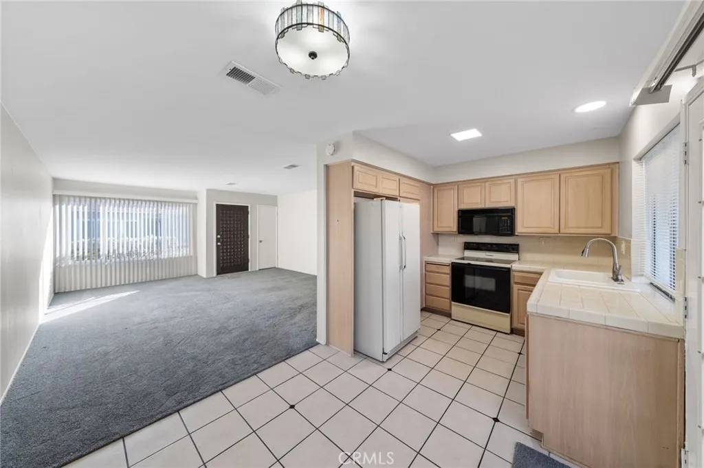Oceanside, CA 92057,3839 Vista Campana #15