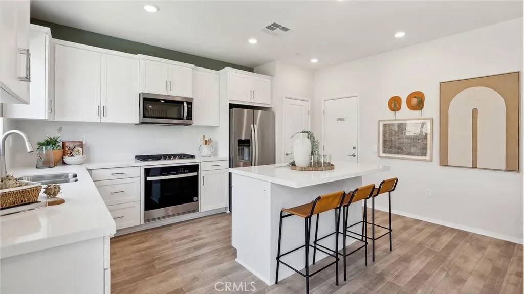 Corona, CA 92883,26269 Moorpark Court