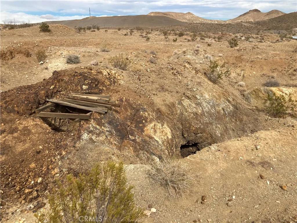 Randsburg, CA 91335,1 Butte