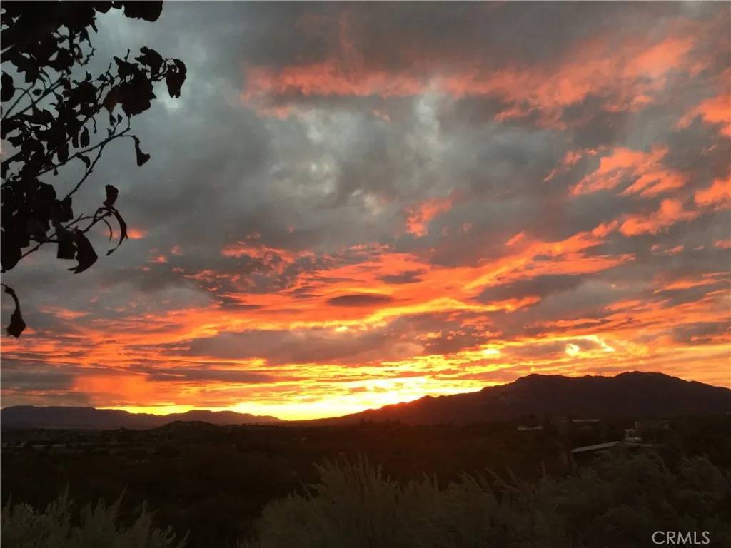 Anza, CA 92539,56857 Penny Lane