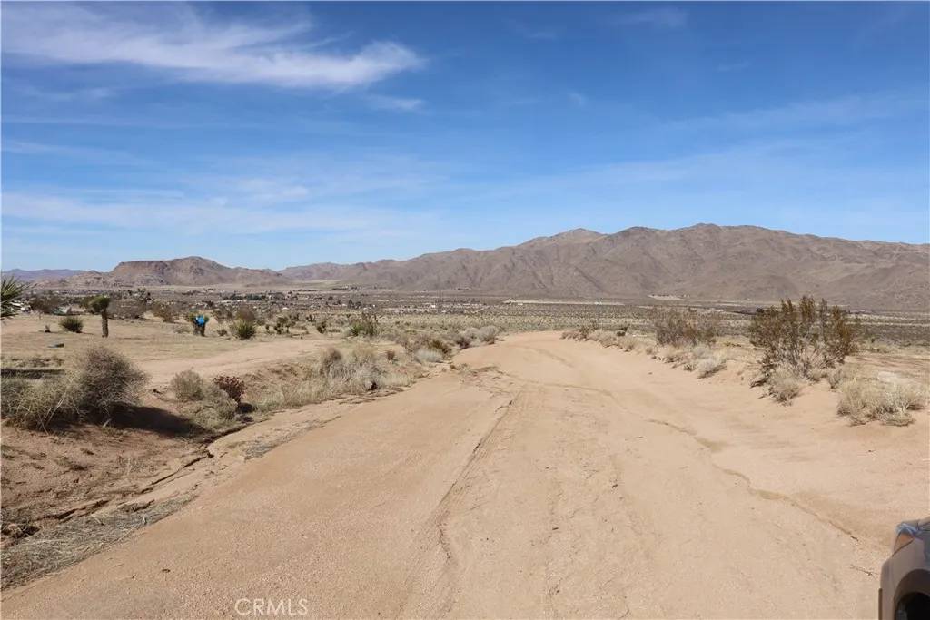 Apple Valley, CA 92308,9654 N Corto