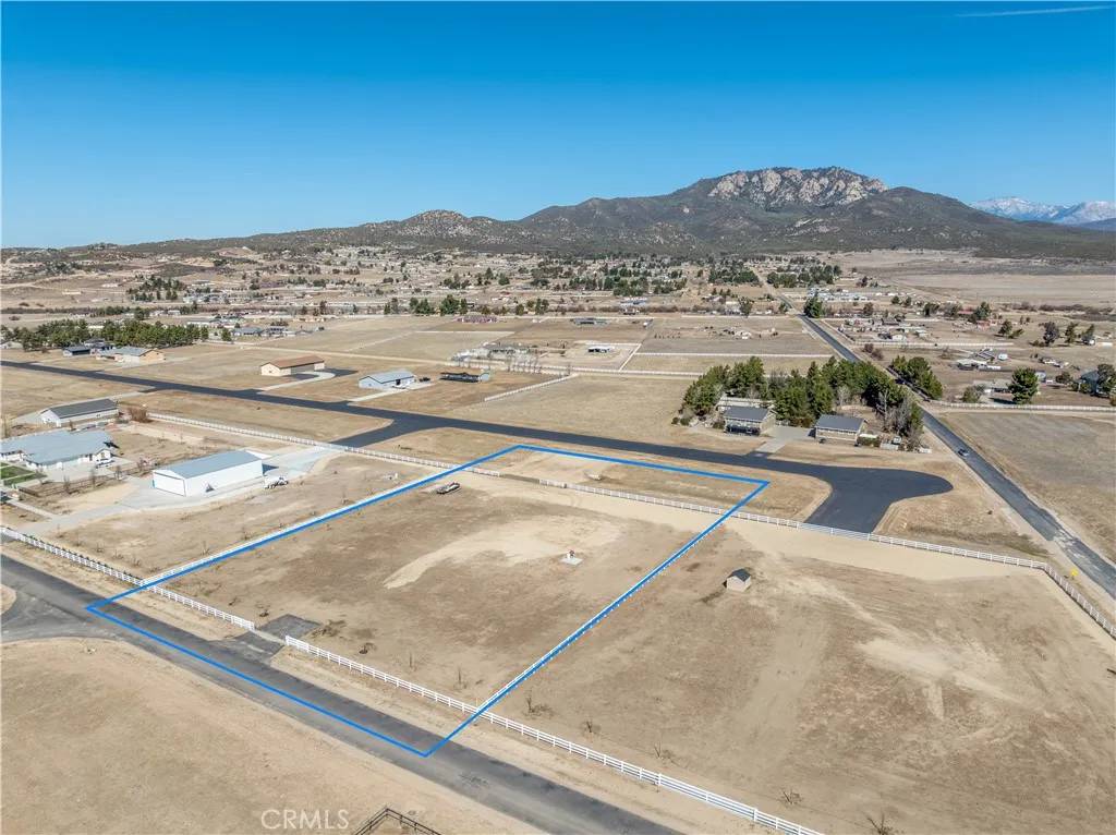 Aguanga, CA 92536,330 Sky Harbor