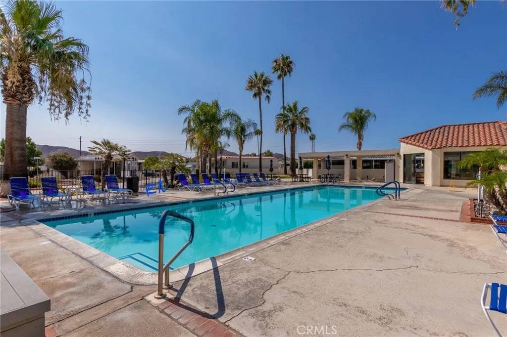 Hemet, CA 92545,1295 S Cawston