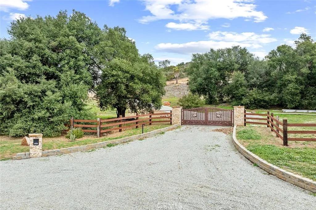 Murrieta, CA 92562,39948 Avenida La Cresta