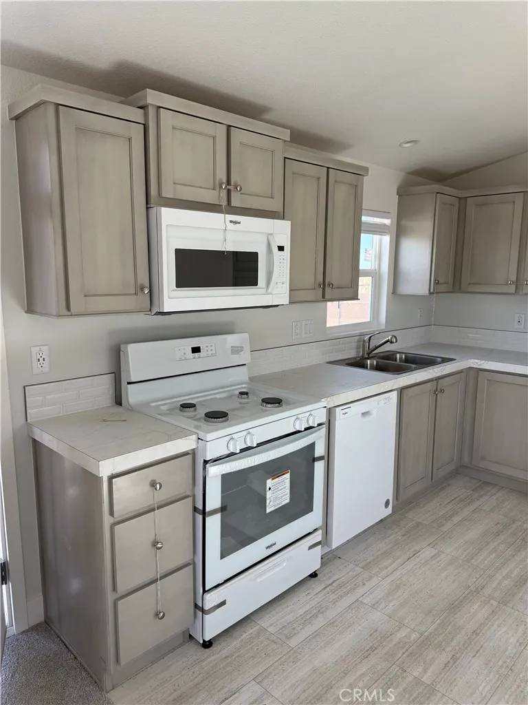 Daggett, CA 92327,35475 National Trails Hwy #27