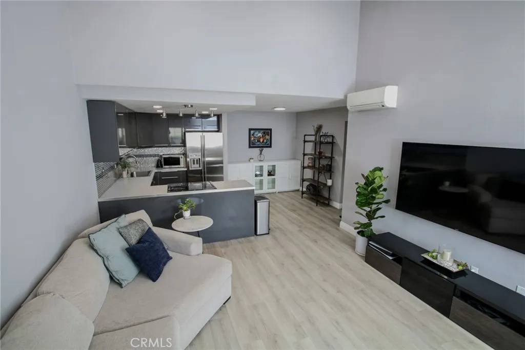 Fullerton, CA 92835,3062 Associated Road #14