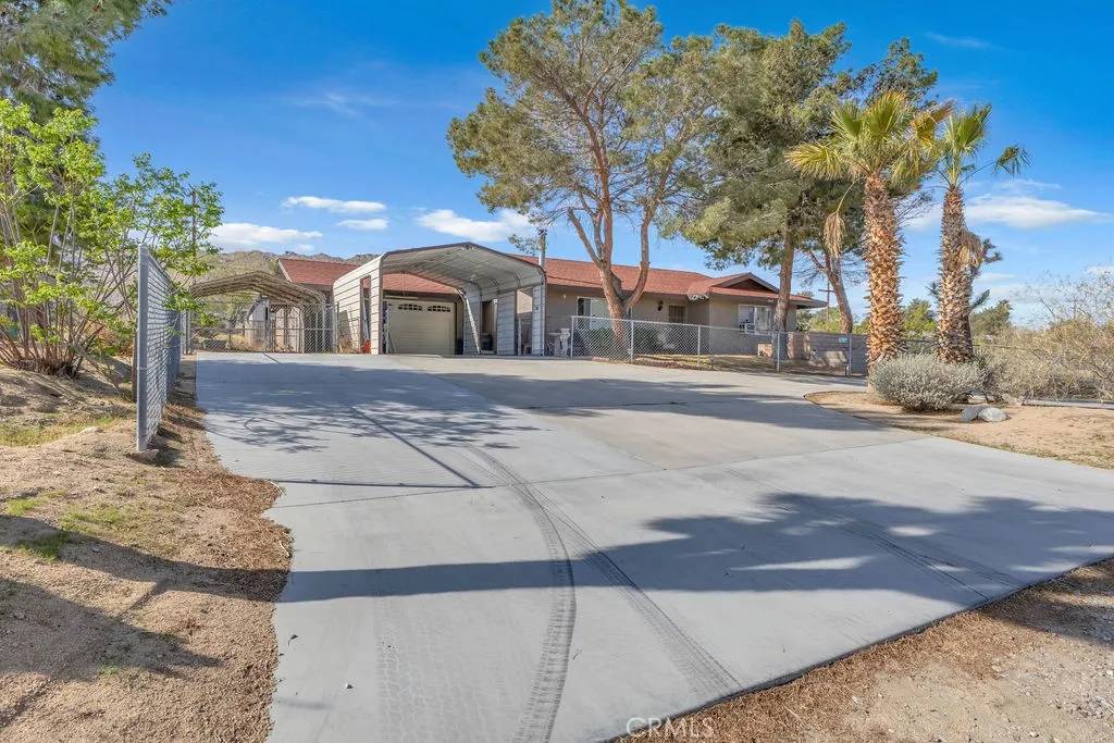 Joshua Tree, CA 92252,60449 Natoma Trail