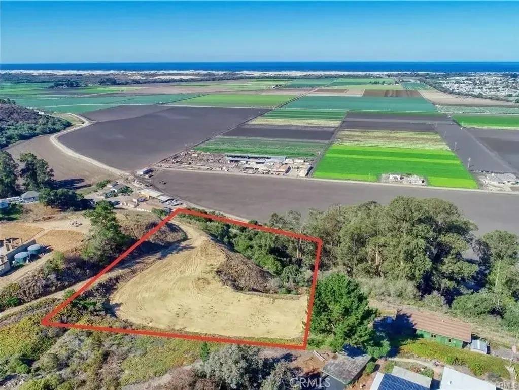 Arroyo Grande, CA 93420,0 Castle Bluff