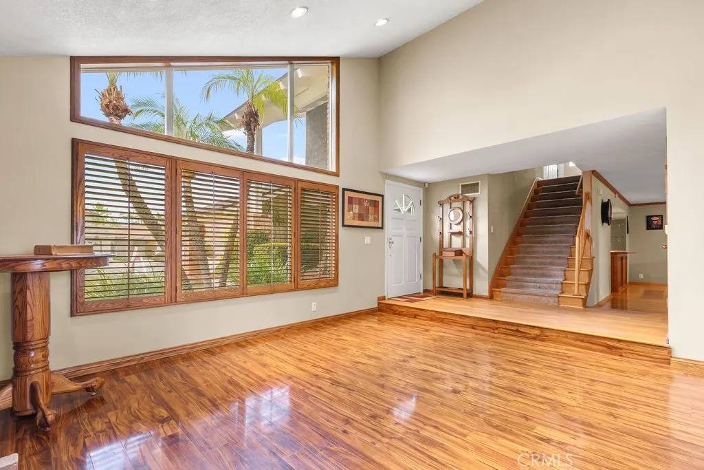 Anaheim Hills, CA 92808,130 N Avenida Veracruz