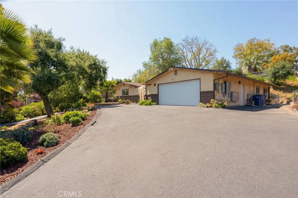 Escondido, CA 92025,2211 Sunset Drive
