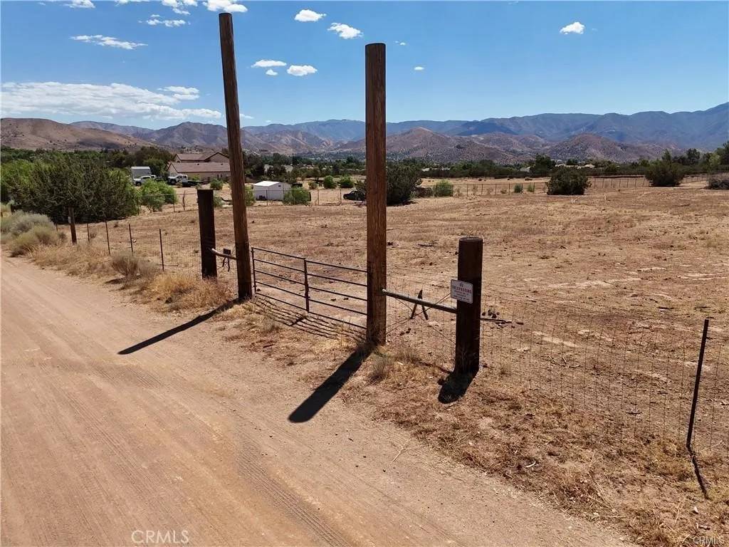 Acton, CA 93510,4320 Cedral West