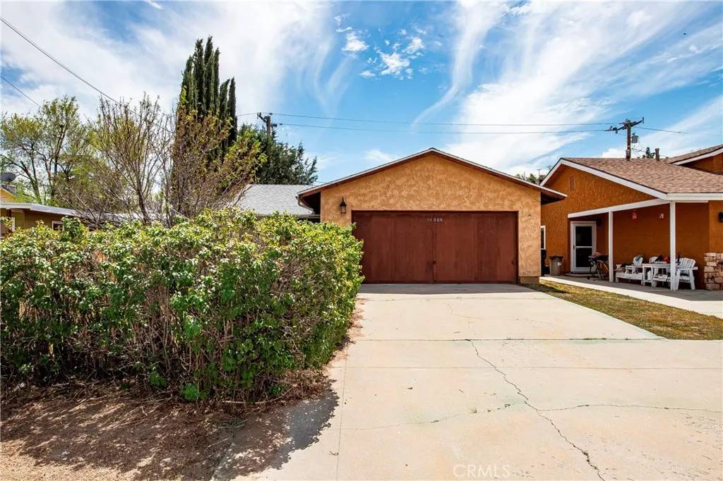 Lake Hughes, CA 93532,14306 Boxtree Street