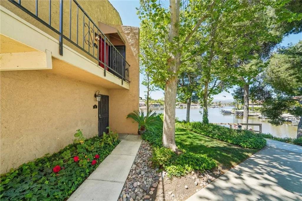 Canyon Lake, CA 92587,24319 Canyon Lake Drive #10