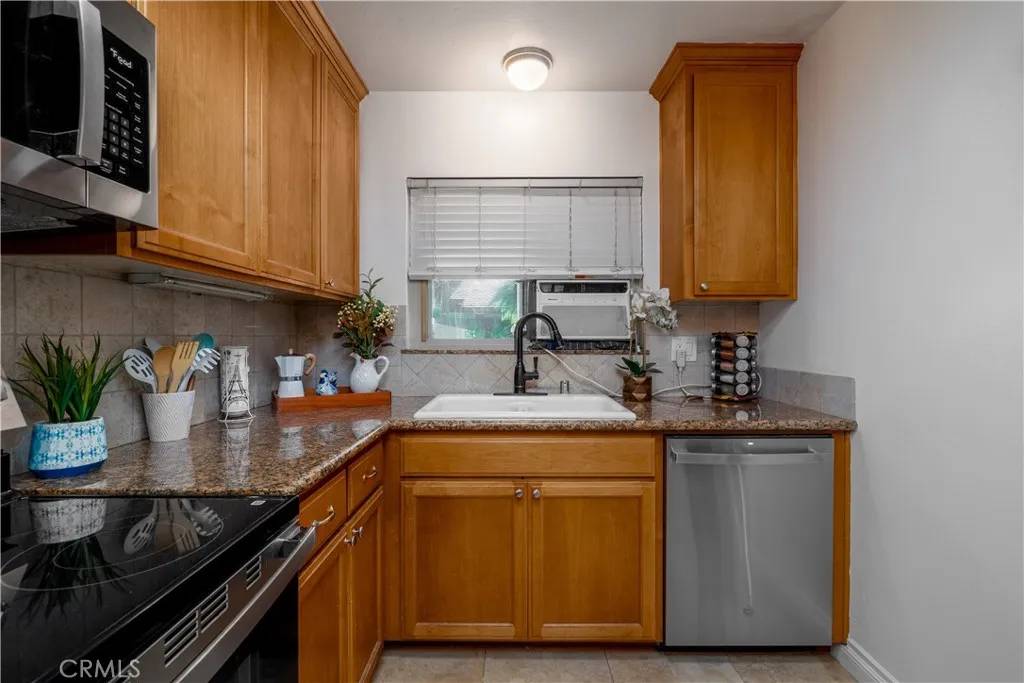 San Diego, CA 92110,3274 Loma Riviera Drive