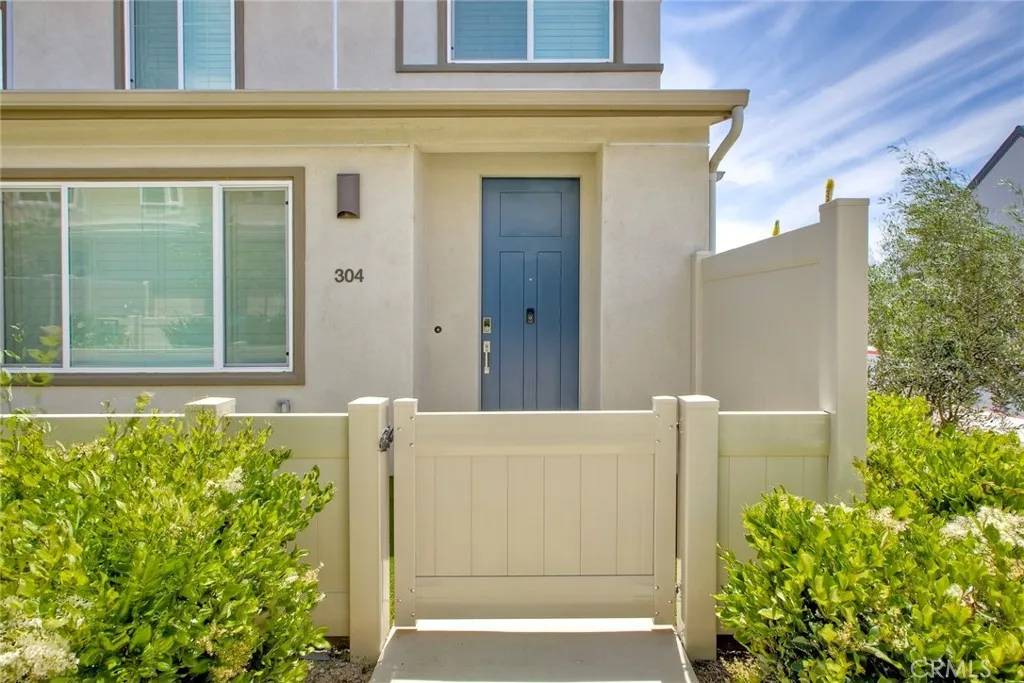 Fallbrook, CA 92028,304 Citrine Trail