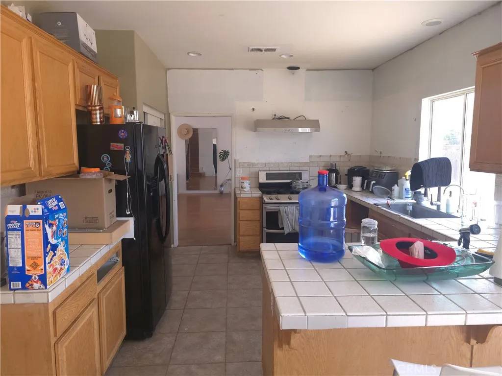 San Jacinto, CA 92583,242 Spinnaker Street