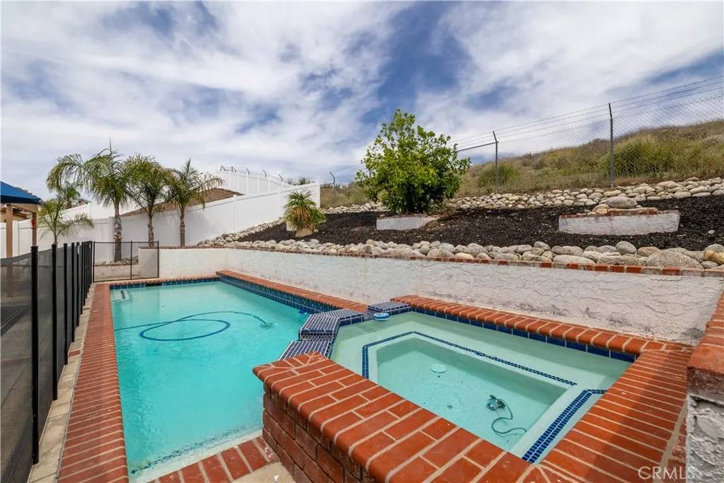 Canyon Lake, CA 92587,30189 Longhorn Drive