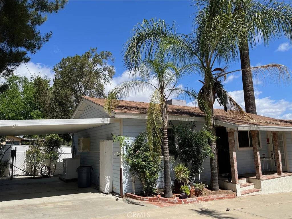 Lake Elsinore, CA 92530,16300 Grand Avenue #C