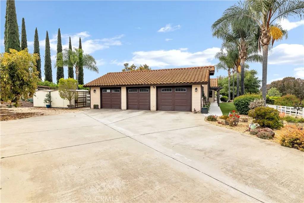 Fallbrook, CA 92028,1028 Capra Way