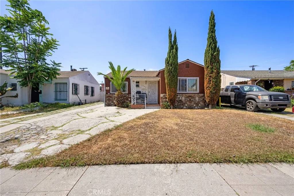 Los Angeles, CA 90044,1022 W 101st Street