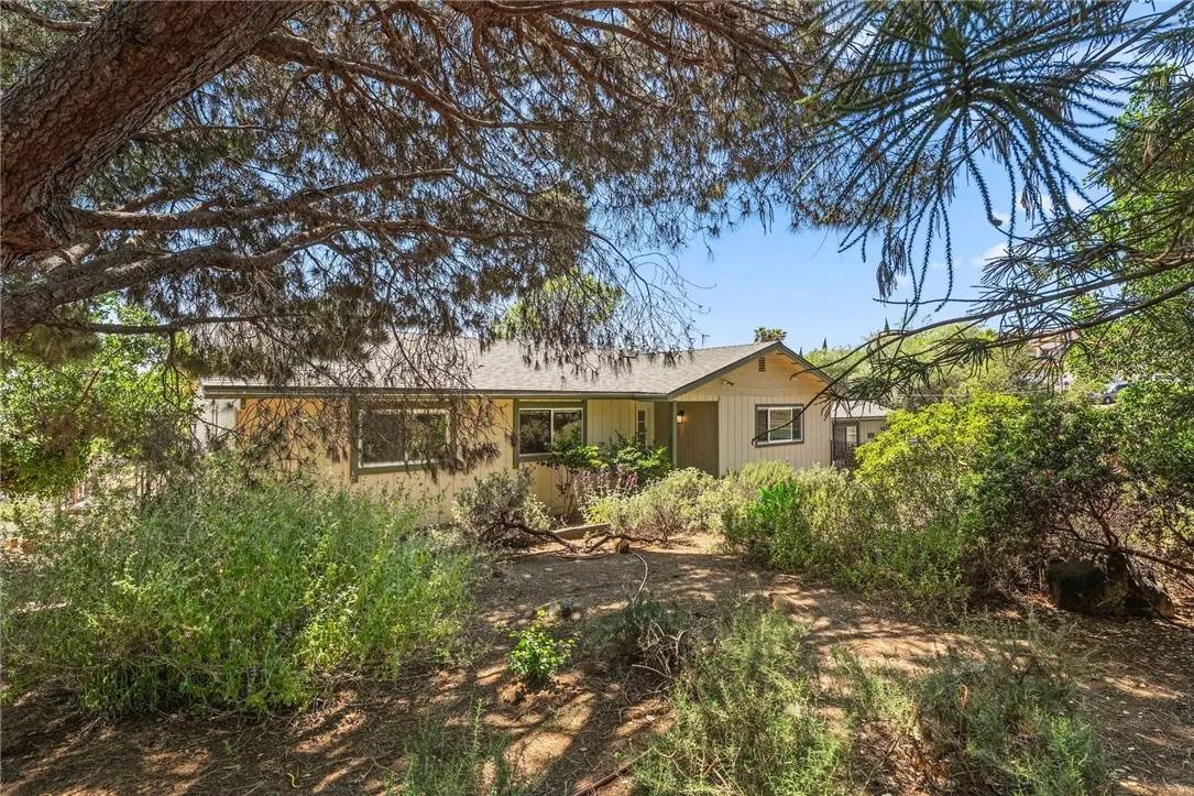 Vista, CA 92084,1910 Warmlands Avenue