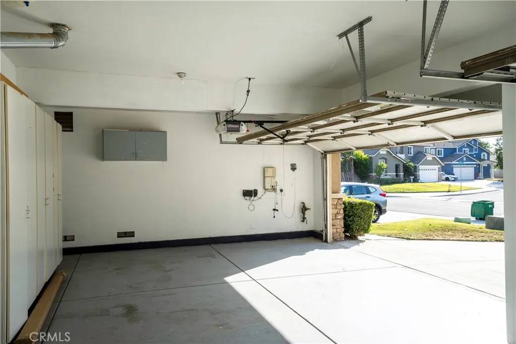 Eastvale, CA 92880,5840 Redhaven Street