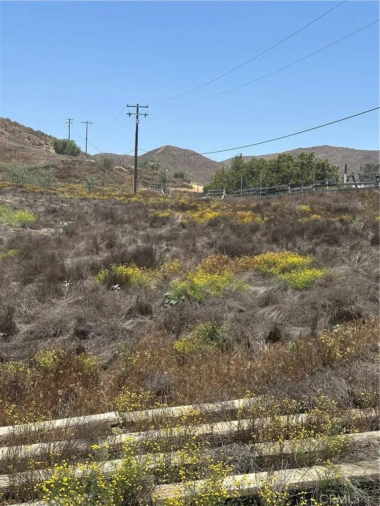 Perris, CA 92570,0 Carlita