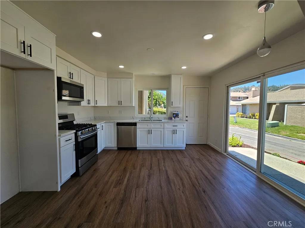 Temecula, CA 92592,44516 La Paz Road