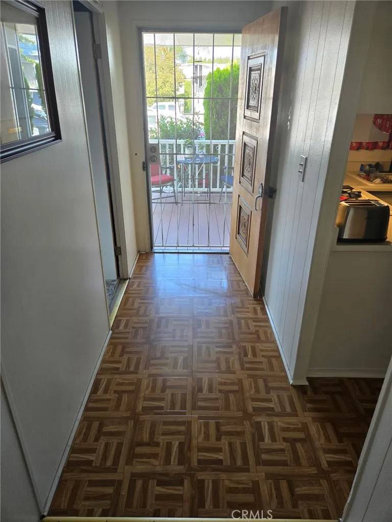 Anaheim, CA 92807,5815 E La Palma #96