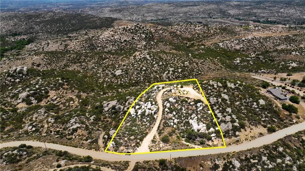 Aguanga, CA 92536,988 Crazy horse Canyon