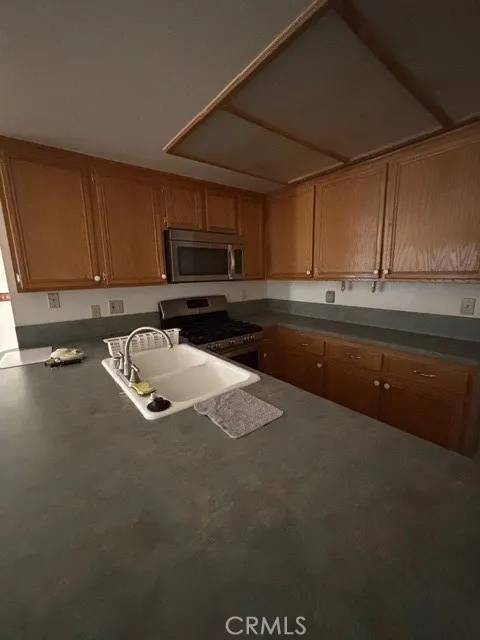 San Jacinto, CA 92583,1438 Senator Way