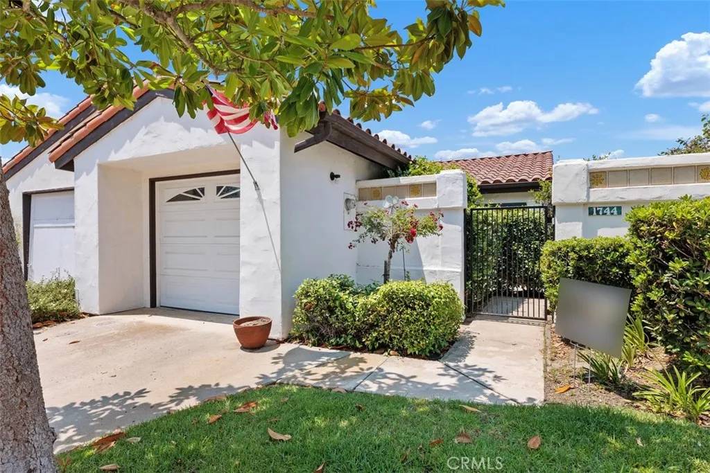 Fallbrook, CA 92028,1744 Woodlark Lane