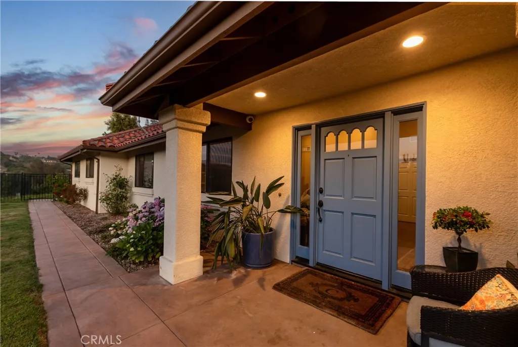 Fallbrook, CA 92028,707 S Live Oak Park Road