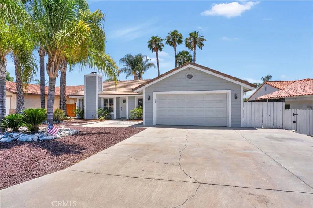 Canyon Lake, CA 92587,23885 Canyon Lake Drive North