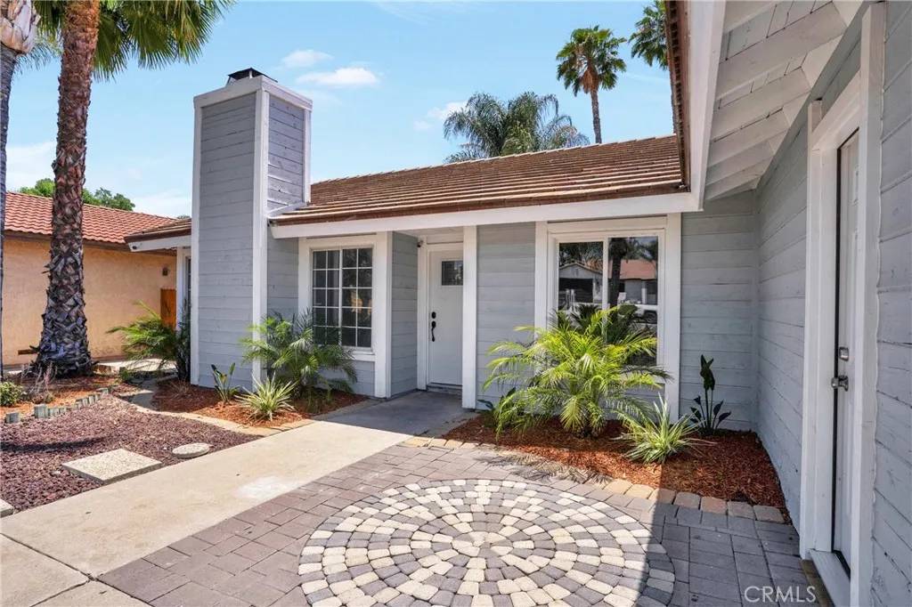 Canyon Lake, CA 92587,23885 Canyon Lake Drive North