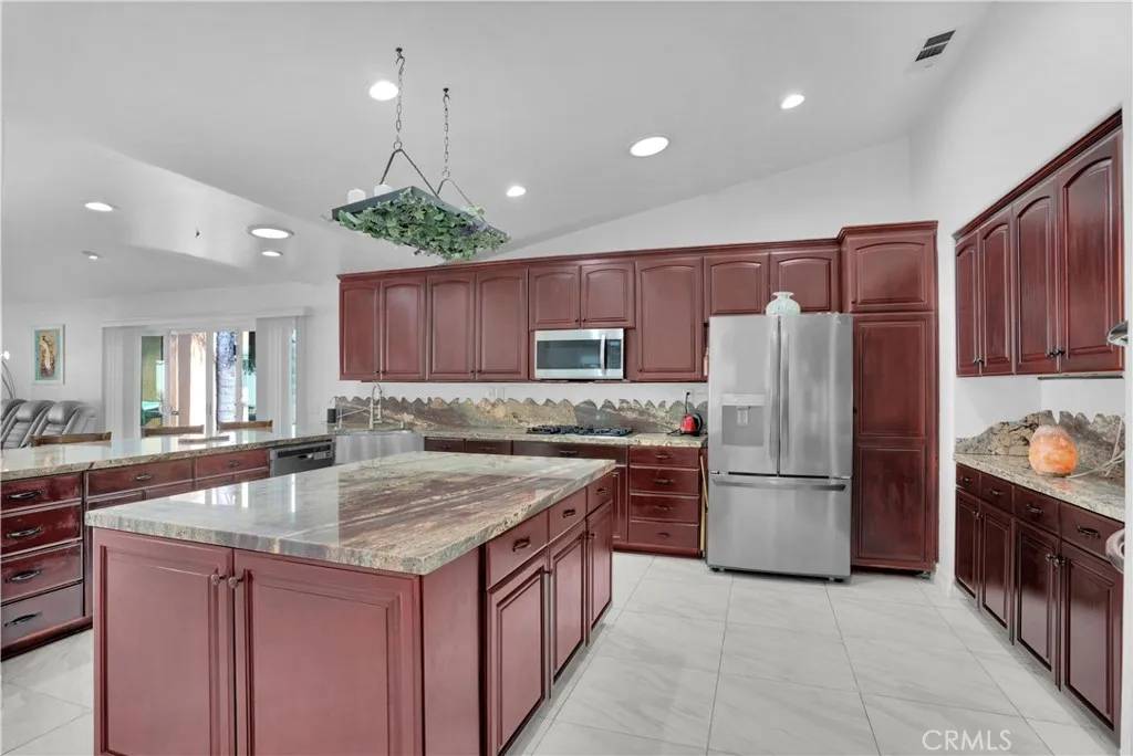 Corona, CA 92882,3585 Ambrose Cir