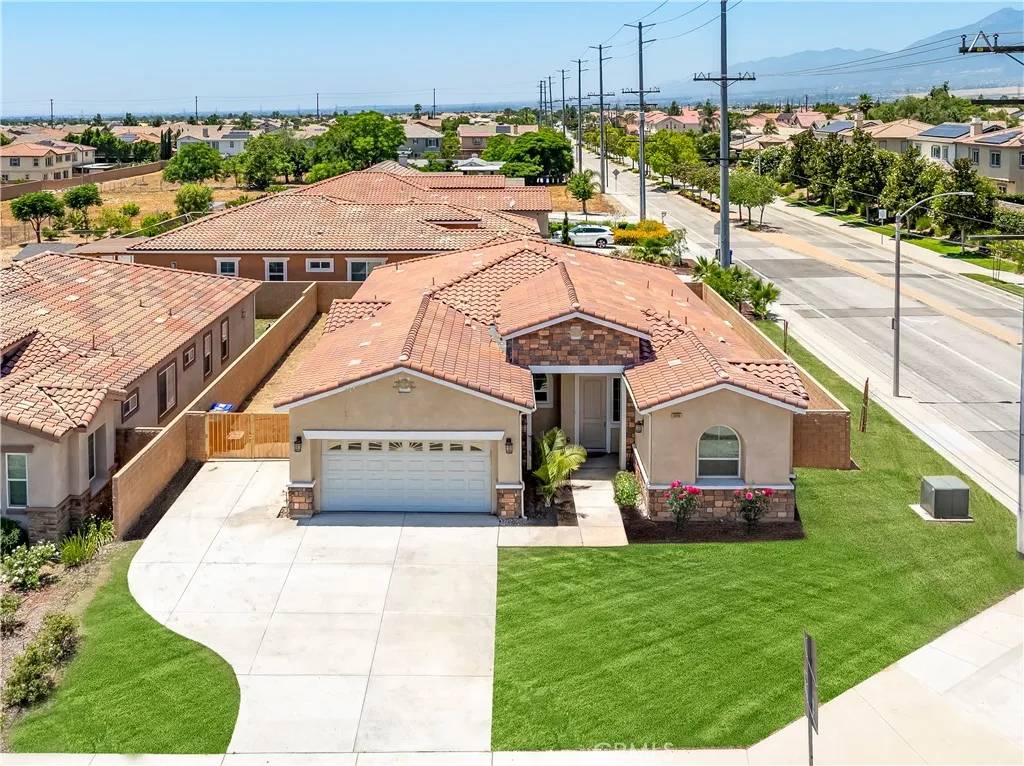 Fontana, CA 92336,6908 Oleander Ave.