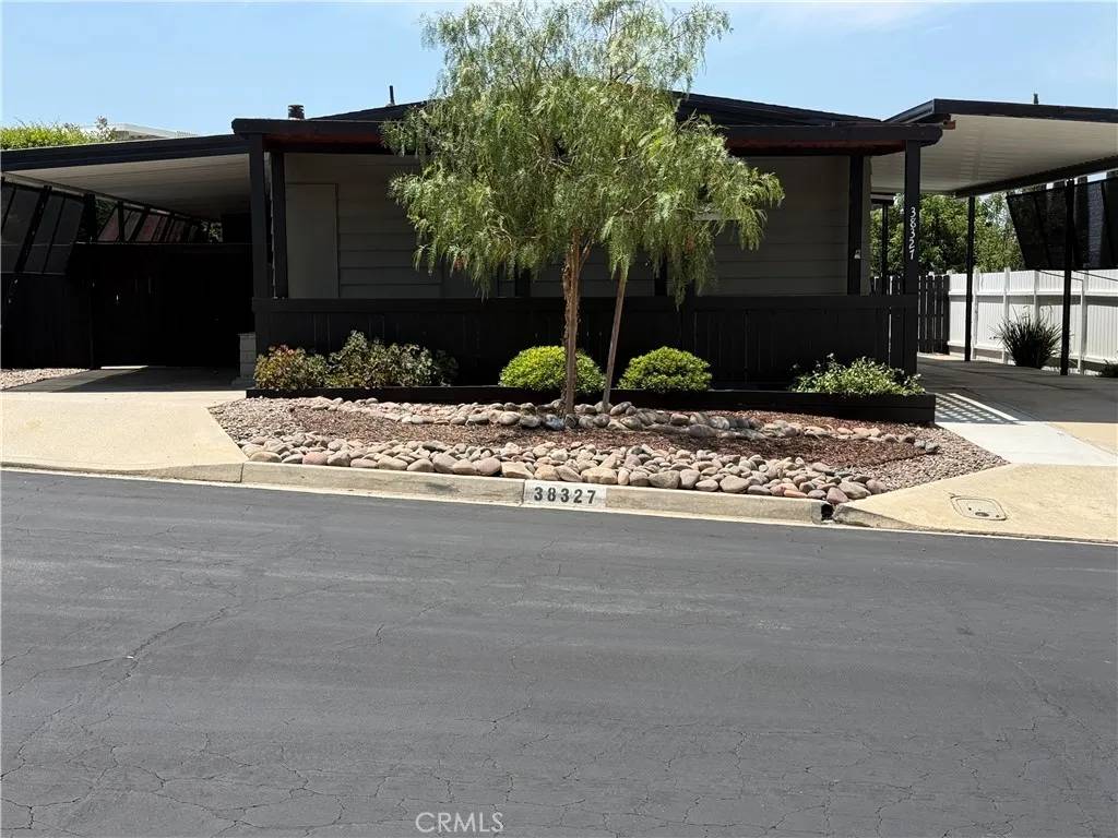 Murrieta, CA 92563,38327 Via La Paloma