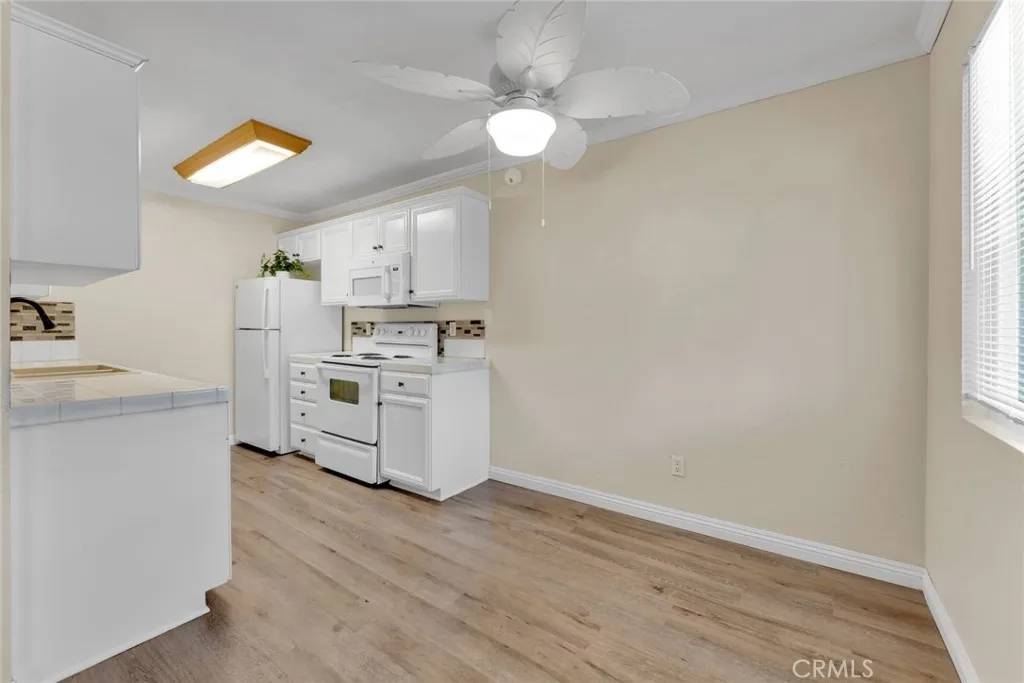 Escondido, CA 92027,2041 E Grand Ave #24