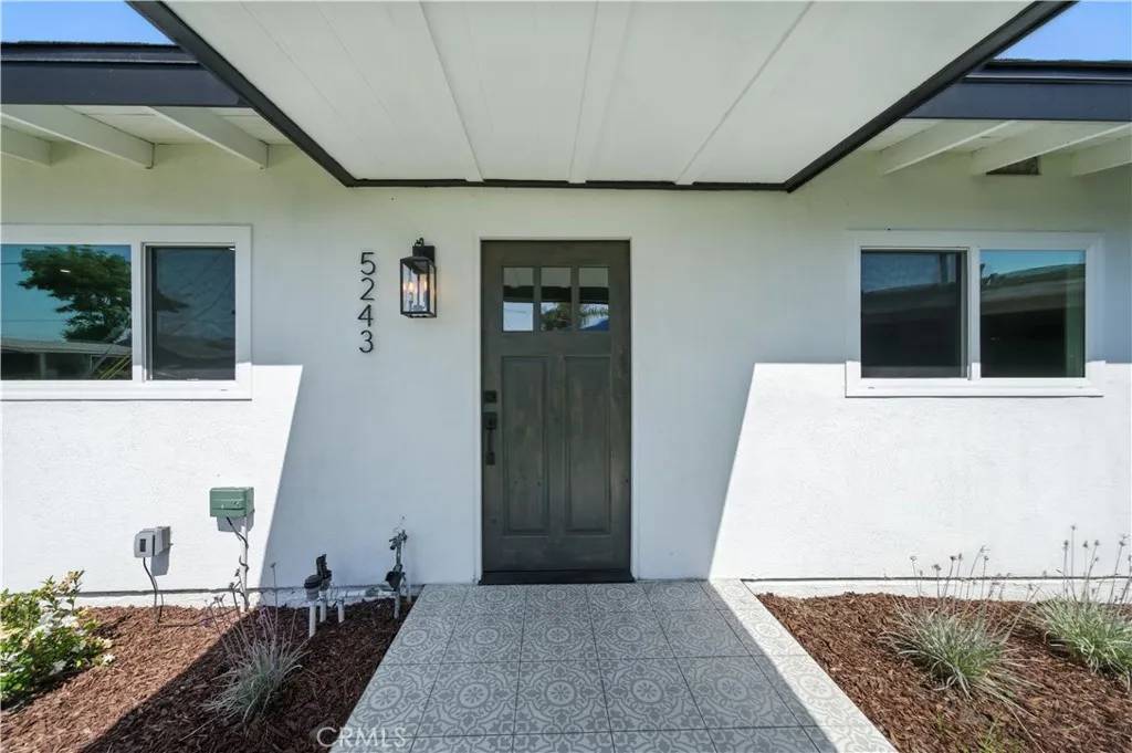 San Diego, CA 92117,5243 Tara Place