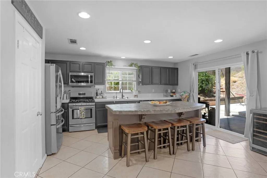 Lake Elsinore, CA 92532,45008 Carla Court