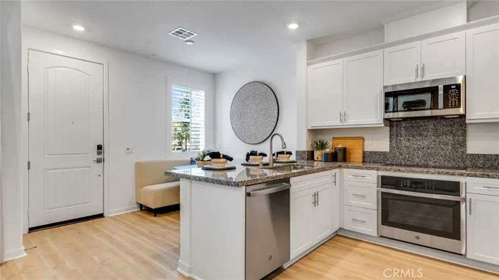 Ontario, CA 91762,2812 E Schumacher Paseo