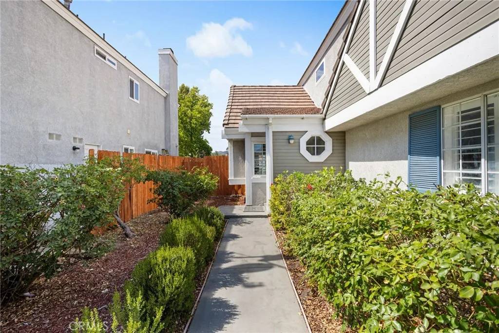Murrieta, CA 92562,23753 Five Tribes Trail