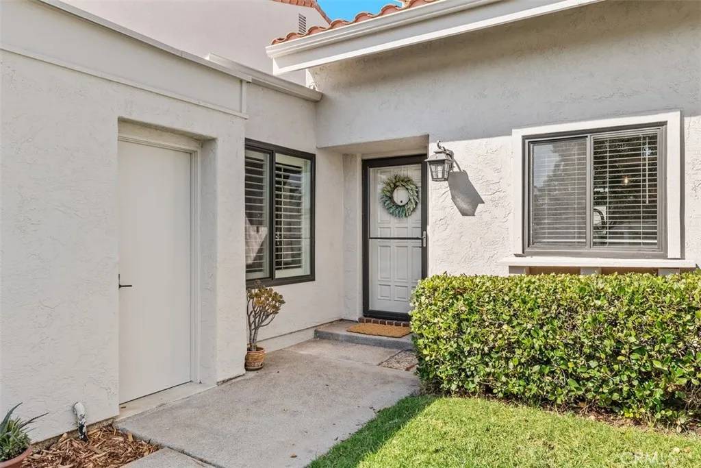 Poway, CA 92064,17930 Villamoura Drive