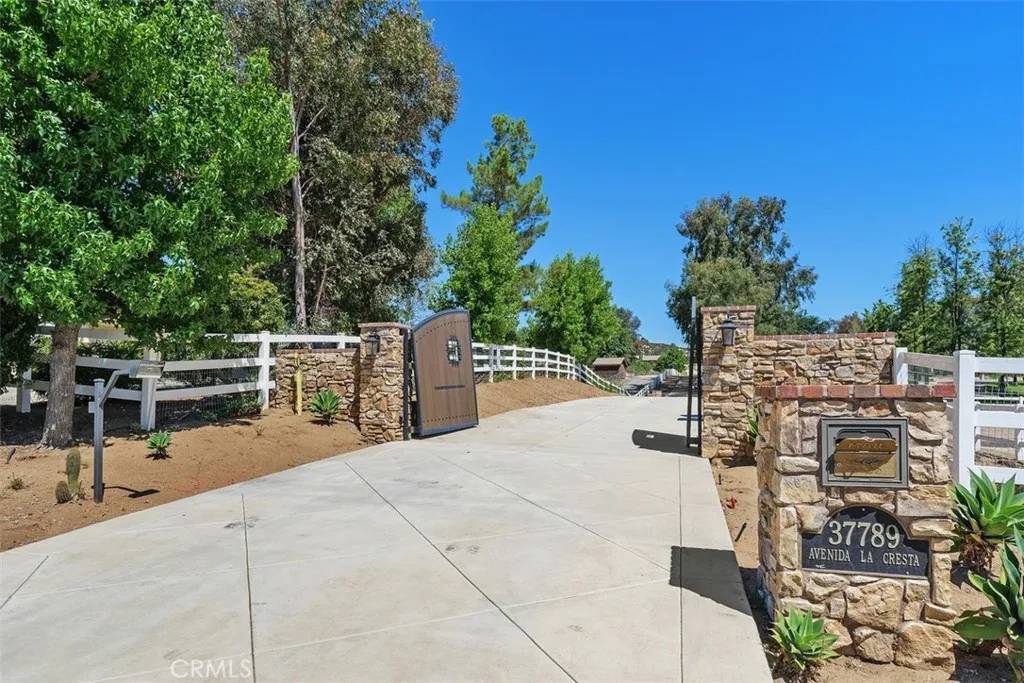 Murrieta, CA 92562,37789 Avenida La Cresta